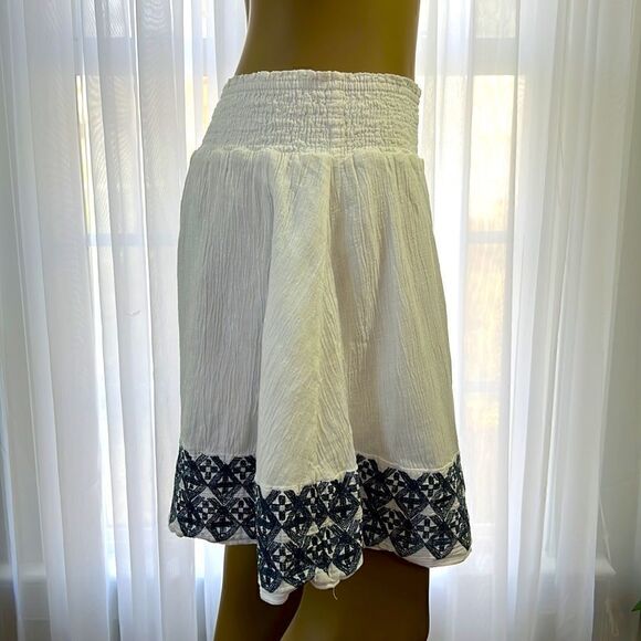 Old Navy Gauze (Lined) Skirt Medium - Picture 4 of 7
